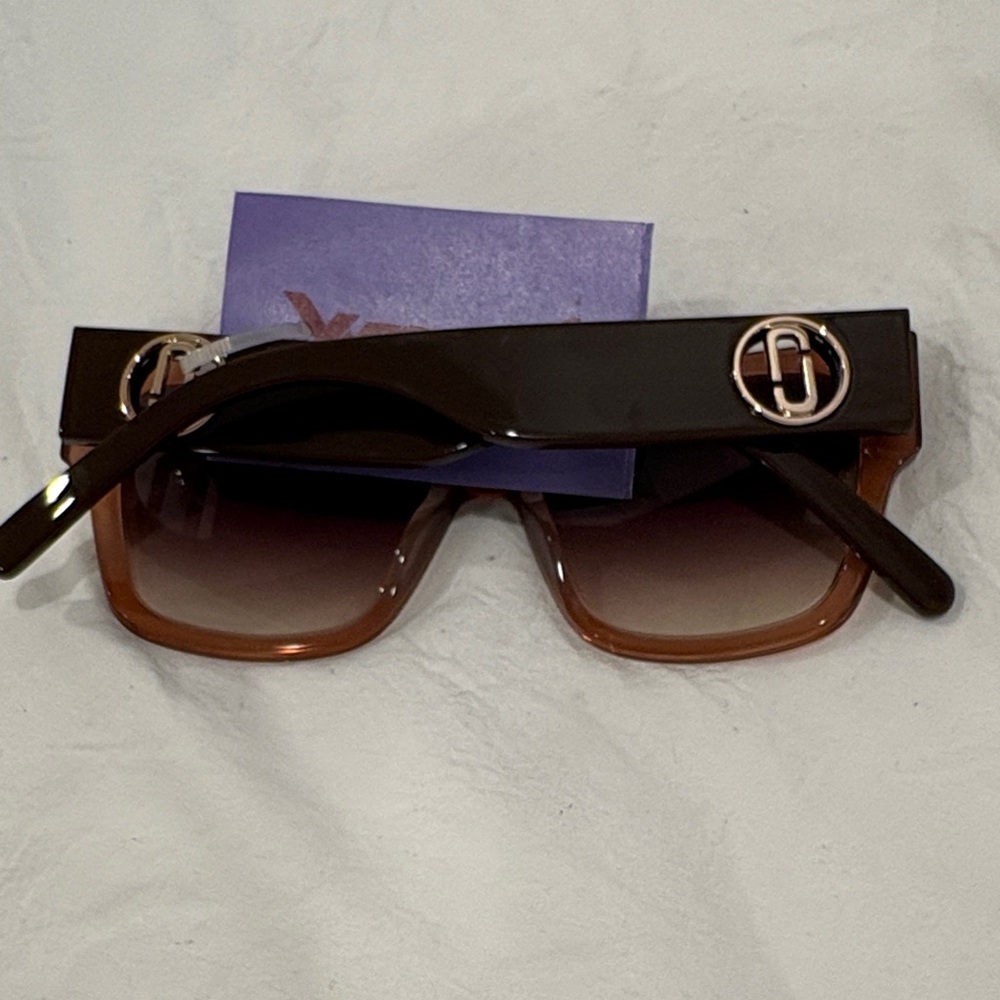 Marc Jacobs Oversized Amber Square Sunglasses - Picture 3 of 5